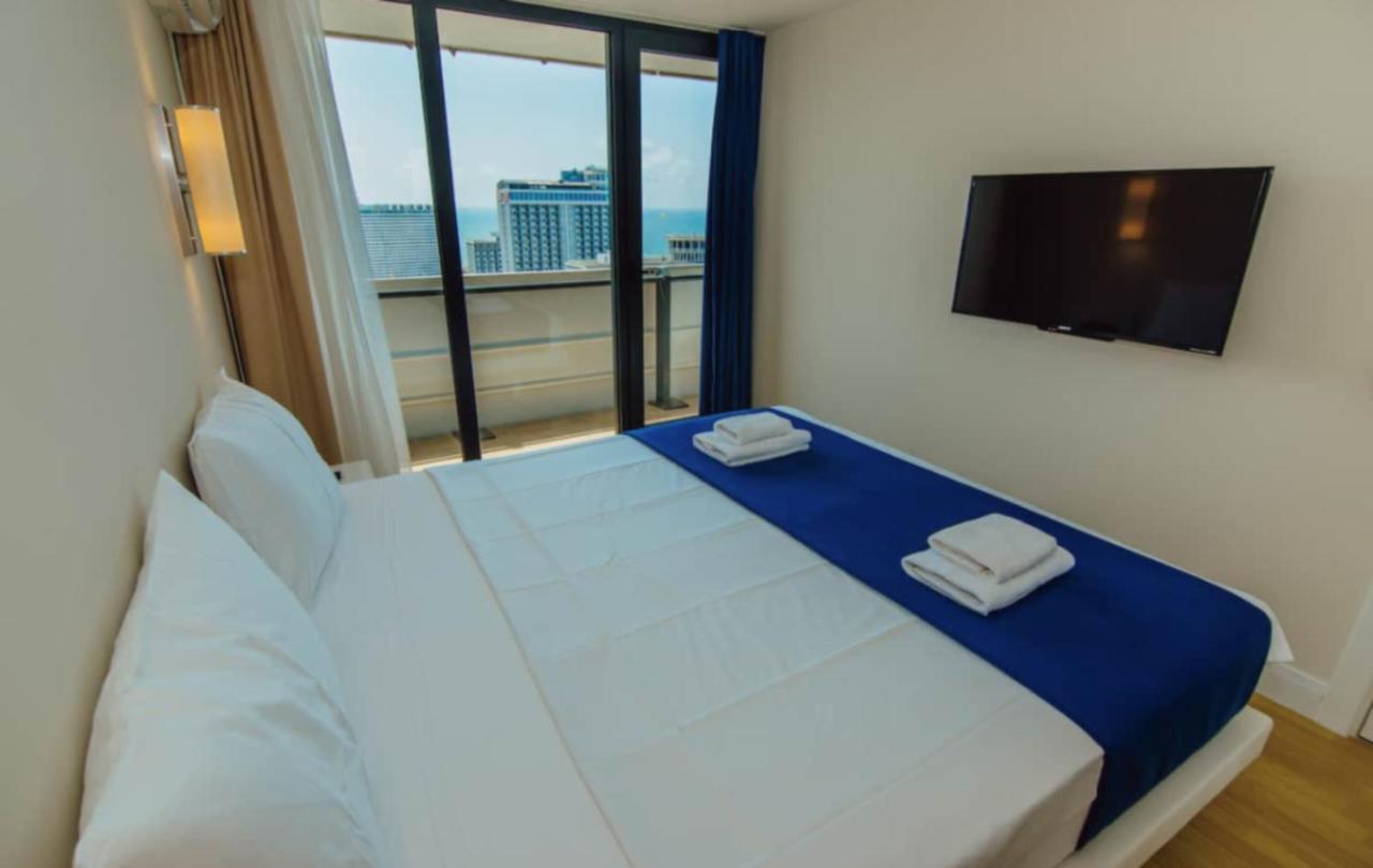 Orbi City Batumi Sea View Aparthotel Exterior photo